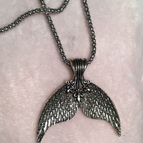 Fashion - pewter Mermaid tail - detailed - 2” x 2” - Picture 2 of 4